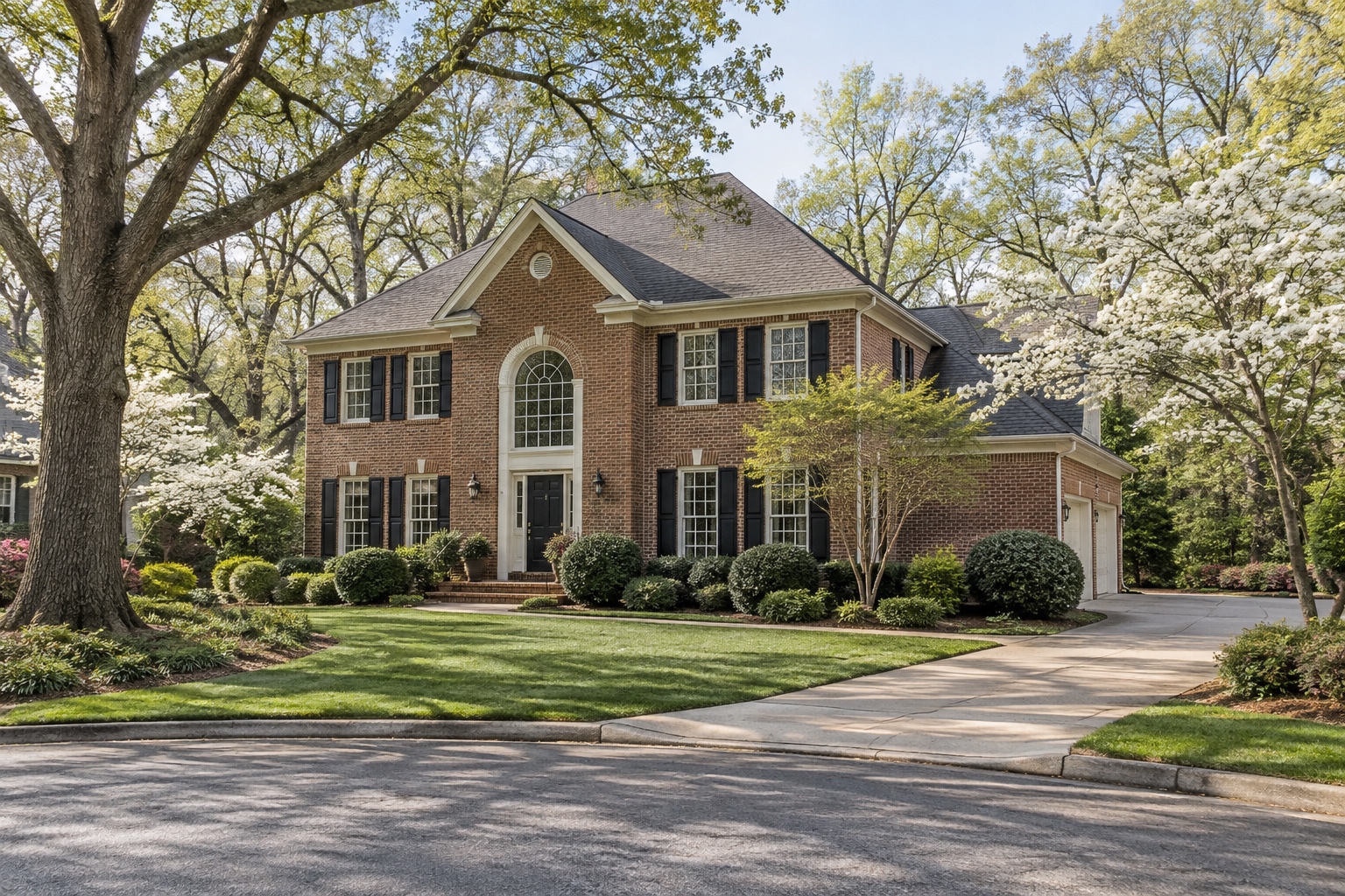 1990s brick traditional home on a mature-tree cul-de-sac near Glen Abbey in Alpharetta, Georgia
